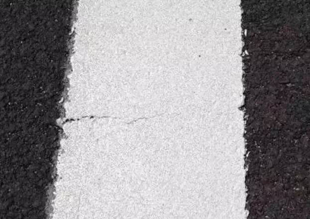 路虎交通盘点导致热熔标线涂料产生裂纹的原因