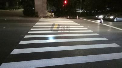 广州市城市道路施划开始双组份标线涂料施工