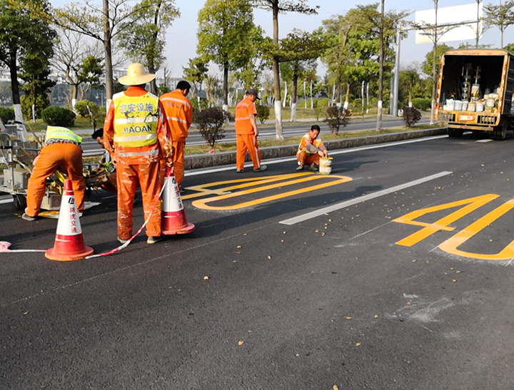 道路标线路面的安全重要性­道路划线公司告诉您