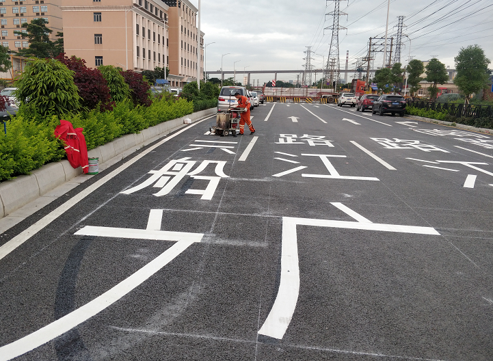 降雨条件下的道路标线检测要如何提取数据