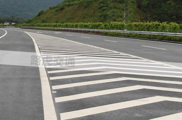 路面停止线错位设置情况-道路标线厂家