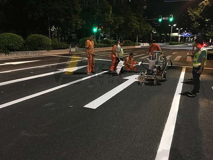 双组份标线涂料的制作原料和特点