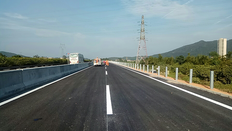 水性路面标线涂料的优点—标线涂料厂家