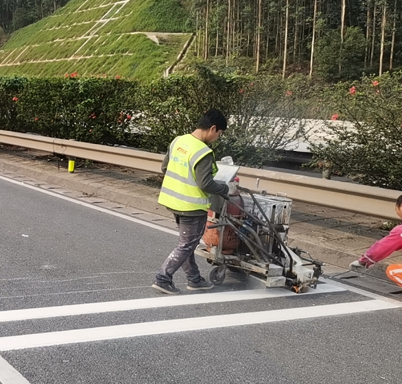 马路标线按功能可以划分为几种？马路划线公司