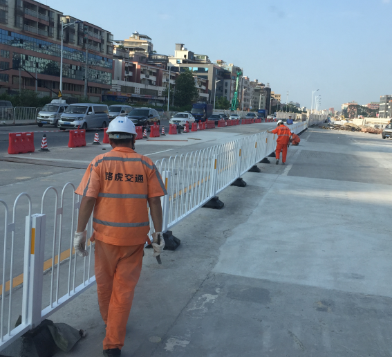 道路交通护栏的重要性—交通护栏厂家