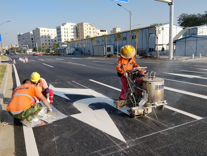 广州道路标线涂料给交通流量和行人带来安全感