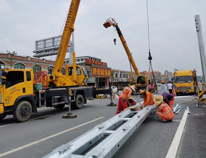 道路交通标志牌的整体修改给予重视