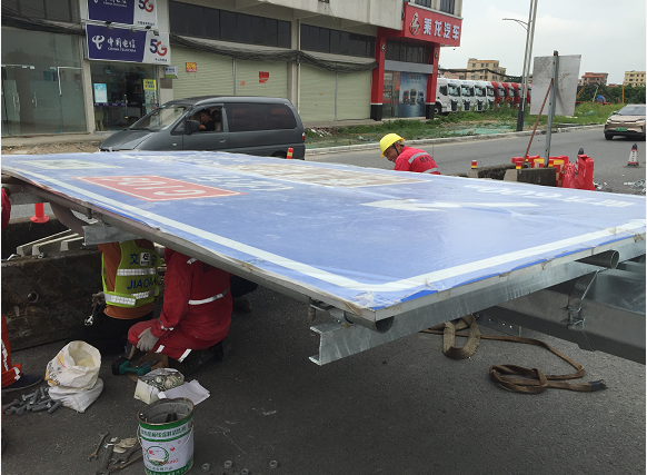 交通标志牌制作需要考虑哪几个因素?道路交通标牌公司