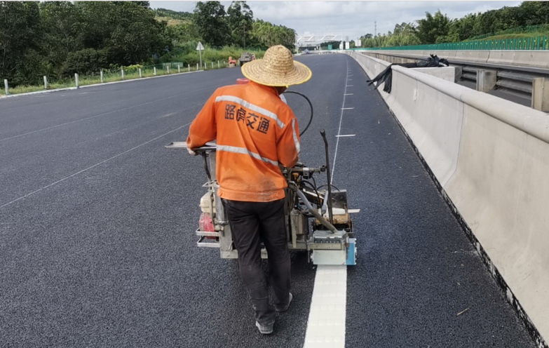 标线涂料厂家谈谈道路标线变色的原因